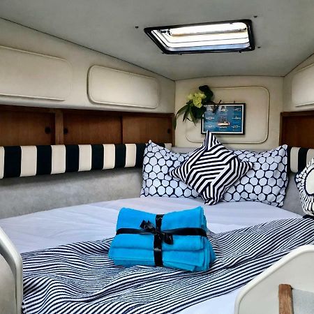 Yacht Experience Barcelona Hotel Sant Adrià de Besòs Kültér fotó