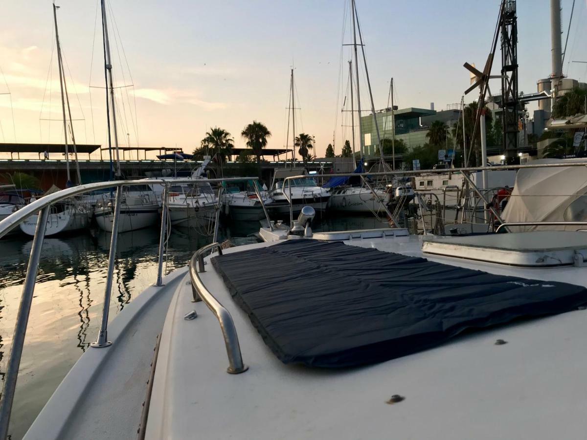 Yacht Experience Barcelona Hotel Sant Adrià de Besòs Kültér fotó
